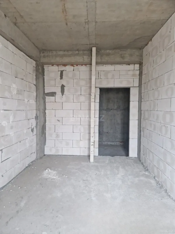 Satılır 3 otaqlı mənzil 130 m²