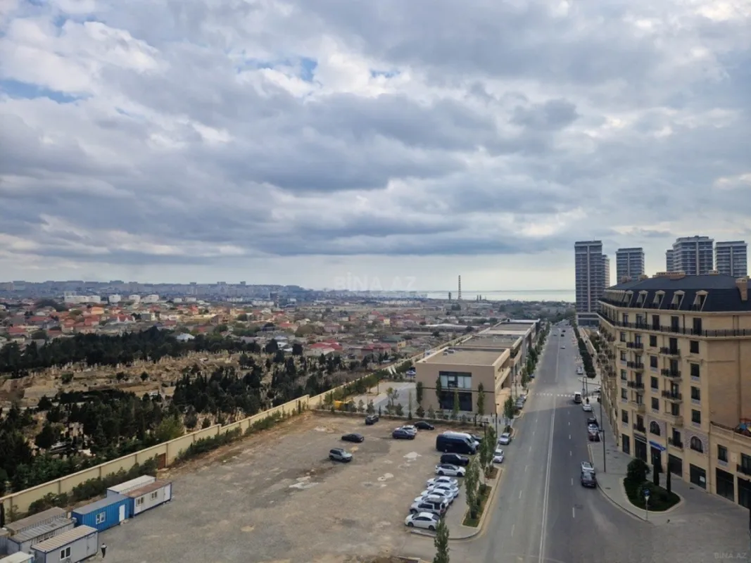 Satılır 3 otaqlı mənzil 130 m²
