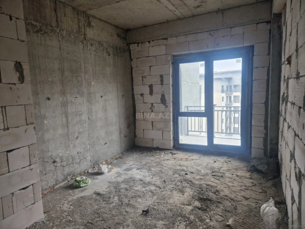 Satılır 3 otaqlı mənzil 130 m²