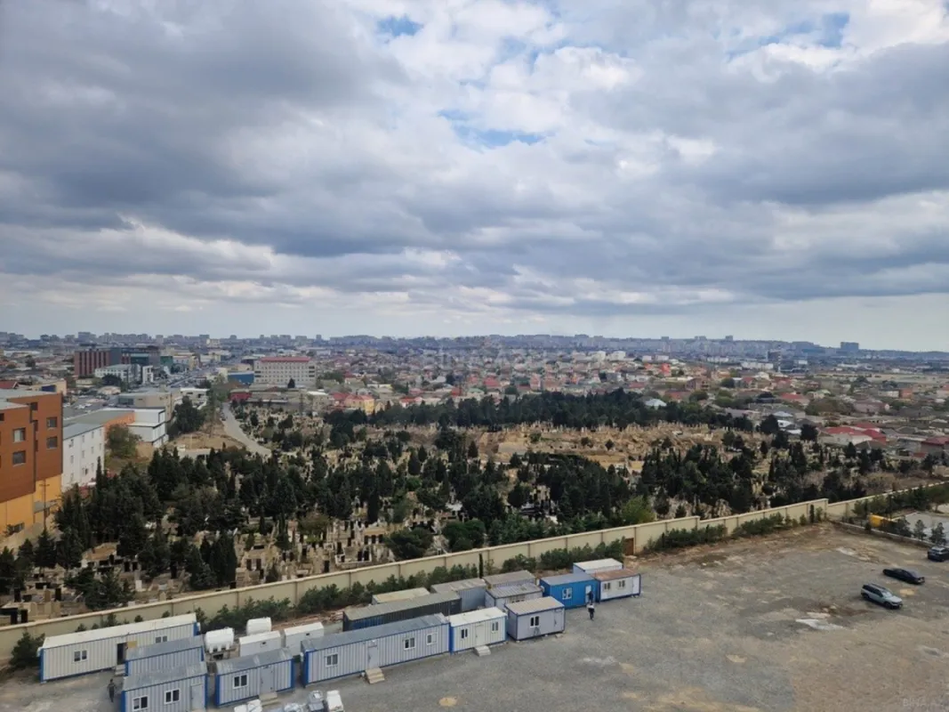 Satılır 3 otaqlı mənzil 130 m²