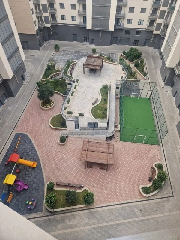 Satılır 3 otaqlı mənzil 130 m²
