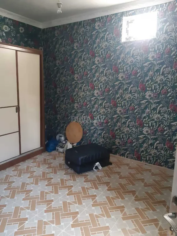 Satılır 8 otaqlı həyət evi 163 m²