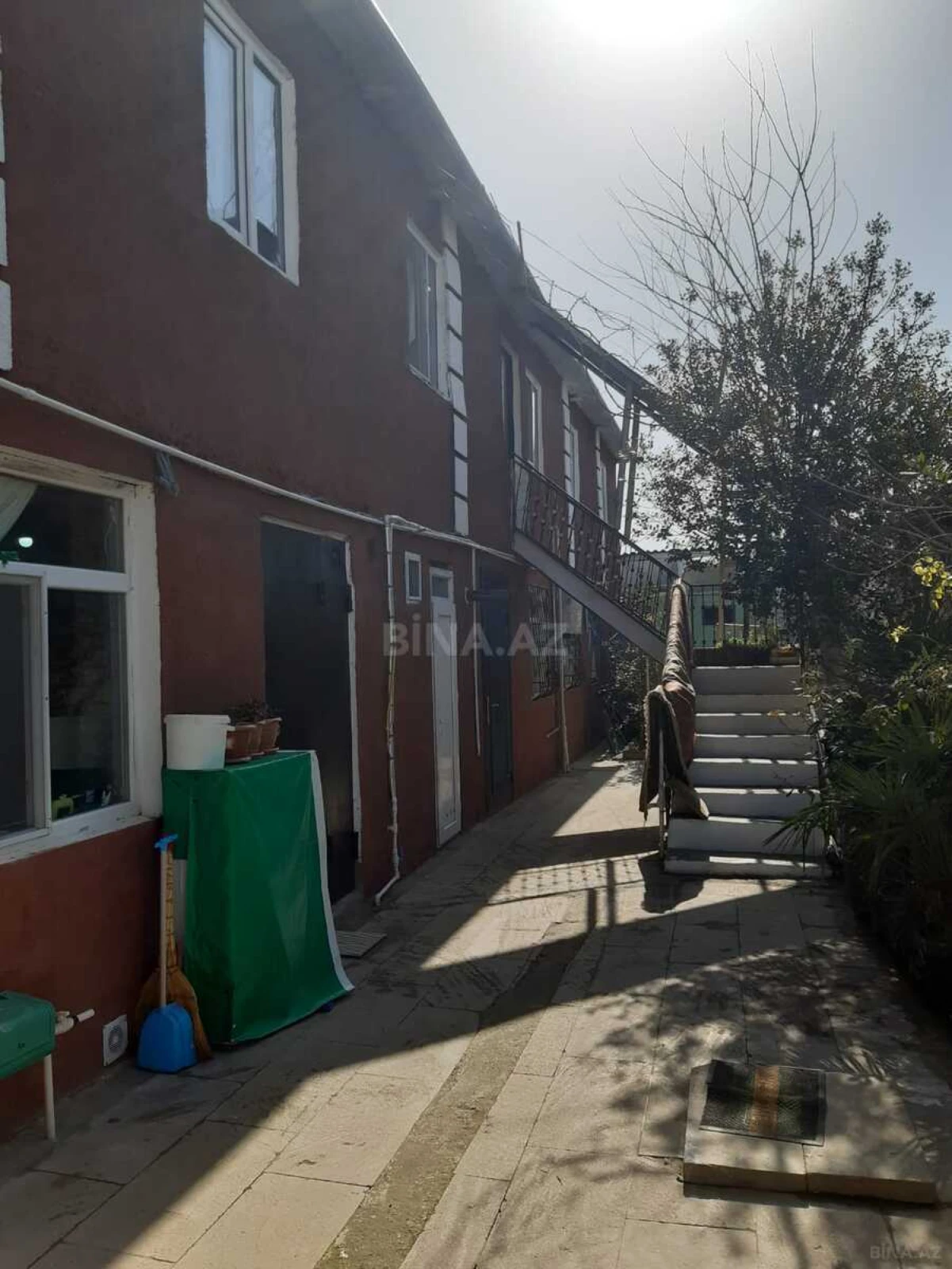 Satılır 8 otaqlı həyət evi 163 m²