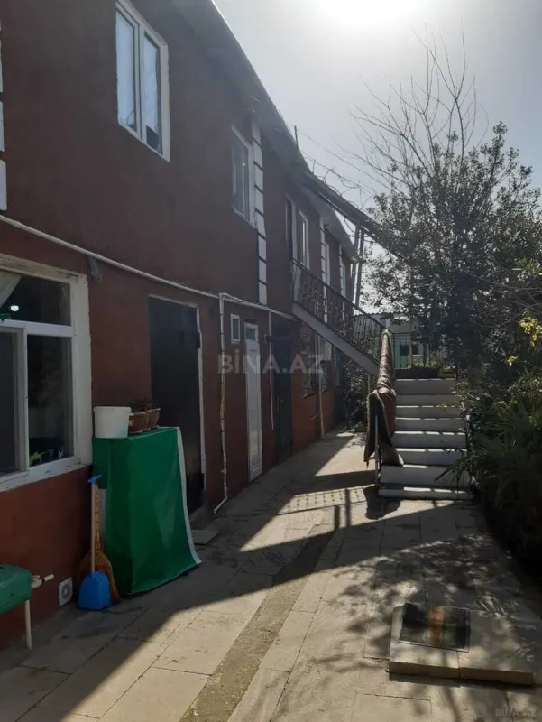 Satılır 8 otaqlı həyət evi 163 m²