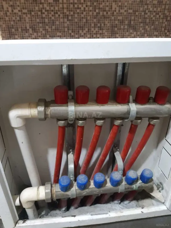 Satılır 8 otaqlı həyət evi 163 m²