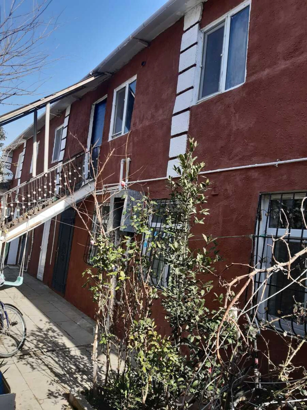 Satılır 8 otaqlı həyət evi 163 m²