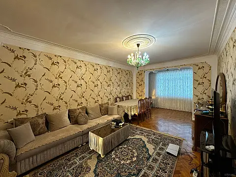 Satılır 4 otaqlı mənzil 100 m² — Bakı, Bülbülə 4 otaq 100.00 m²