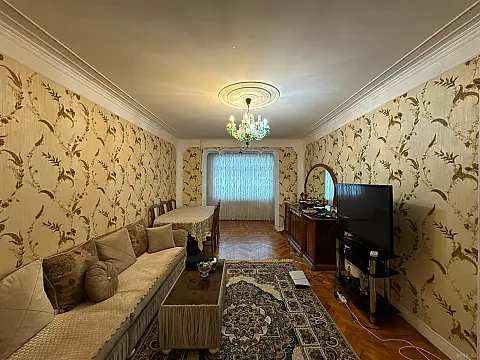 Satılır 4 otaqlı mənzil 100 m²