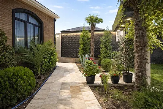 Kirayə verilir 4 otaqlı həyət evi 300 m²