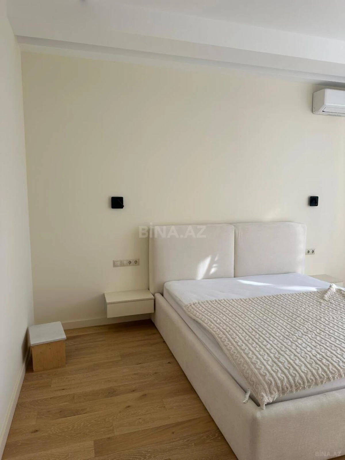 Kirayə verilir 2 otaqlı mənzil 97 m²