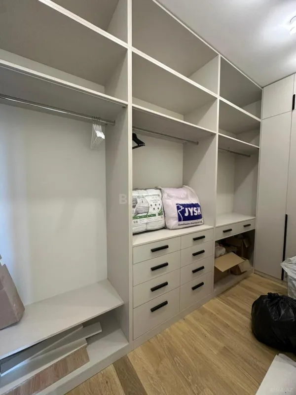 Kirayə verilir 2 otaqlı mənzil 97 m²