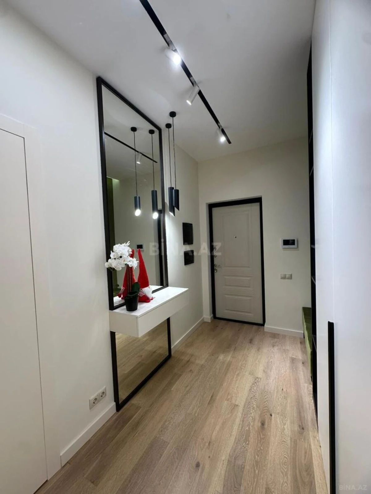 Kirayə verilir 2 otaqlı mənzil 97 m²