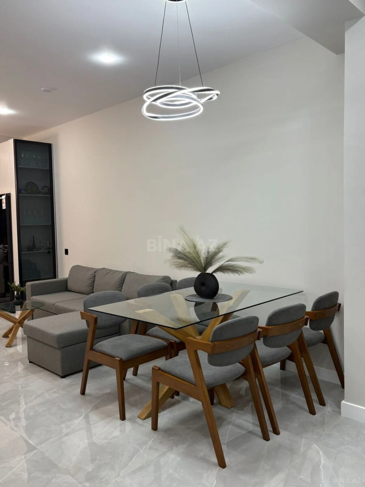 Kirayə verilir 2 otaqlı mənzil 63 m²