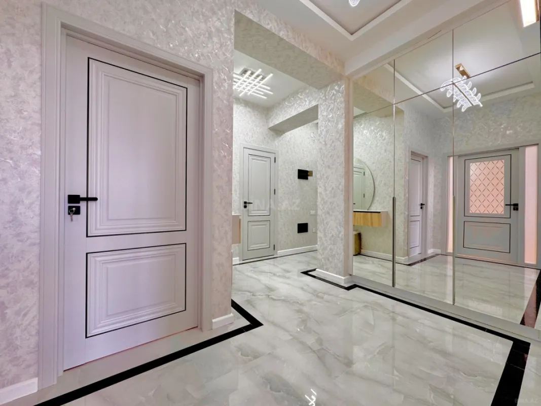 Satılır 2 otaqlı mənzil 76 m²