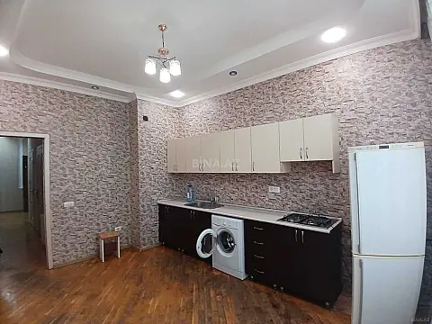 Kirayə verilir 3 otaqlı mənzil 130 m²