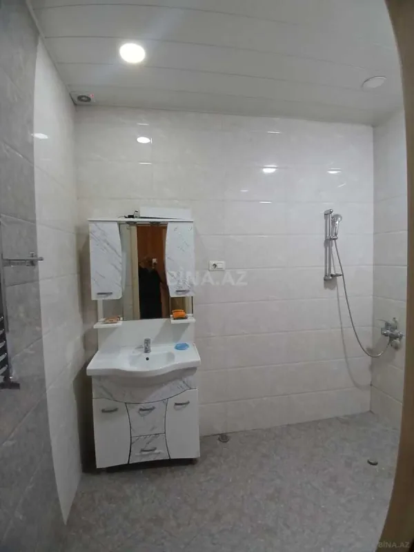 Kirayə verilir 3 otaqlı mənzil 130 m²