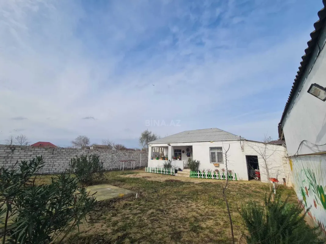 Satılır 3 otaqlı həyət evi 100 m²