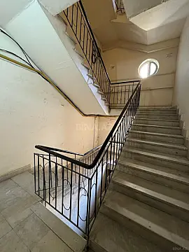 Satılır 4 otaqlı mənzil 145 m²