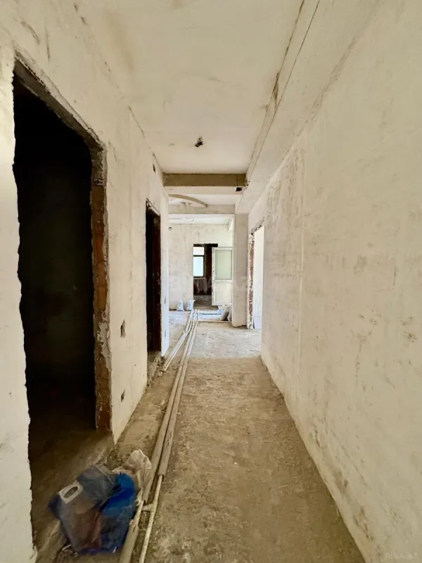 Satılır 4 otaqlı mənzil 145 m²