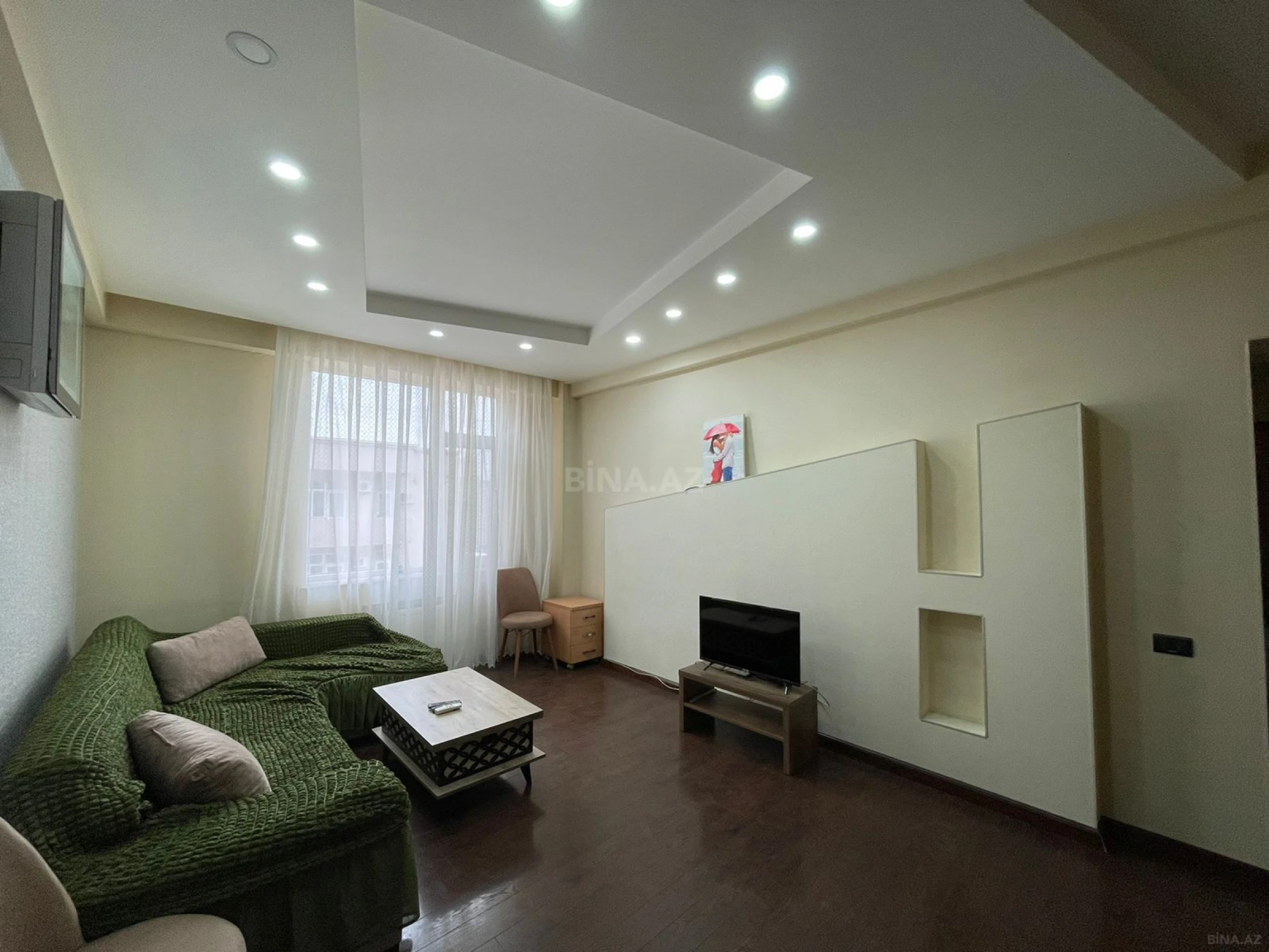Kirayə verilir 2 otaqlı mənzil 80 m²