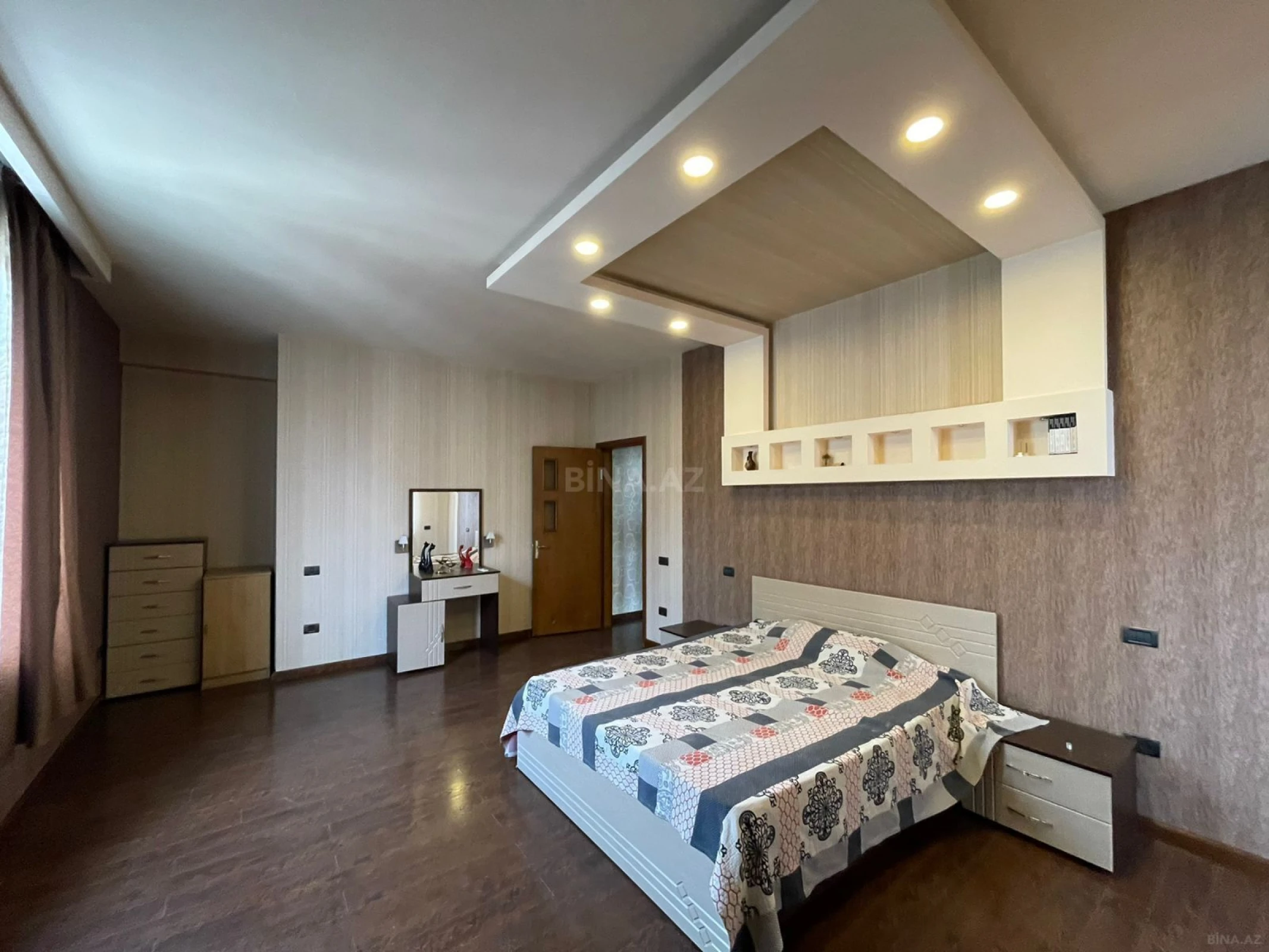 Kirayə verilir 2 otaqlı mənzil 80 m²