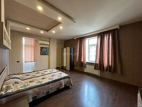 Kirayə verilir 2 otaqlı mənzil 80 m²