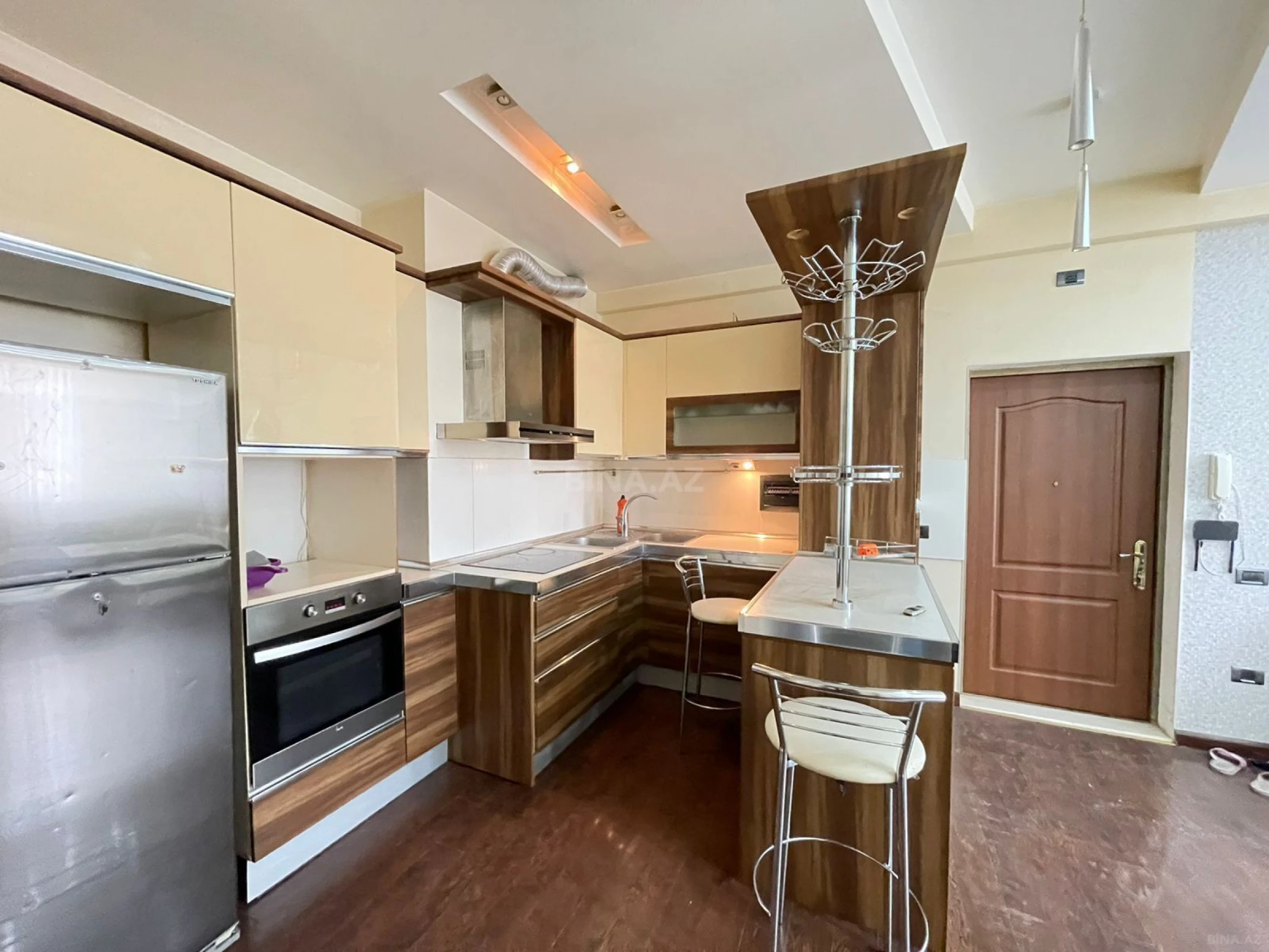 Kirayə verilir 2 otaqlı mənzil 80 m²