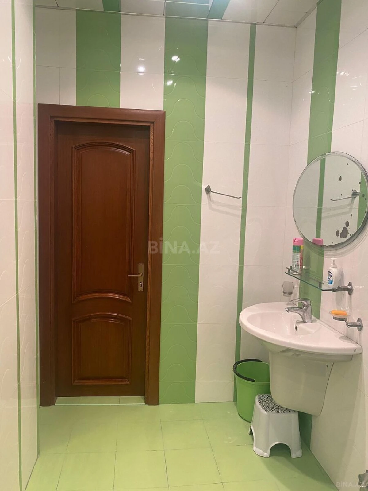 Satılır 4 otaqlı mənzil 250 m²