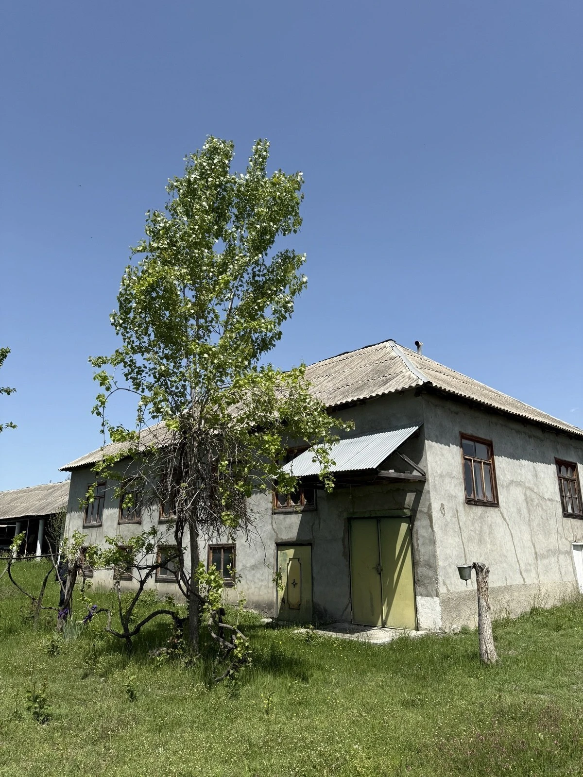 Satılır 4 otaqlı həyət evi 150 m²