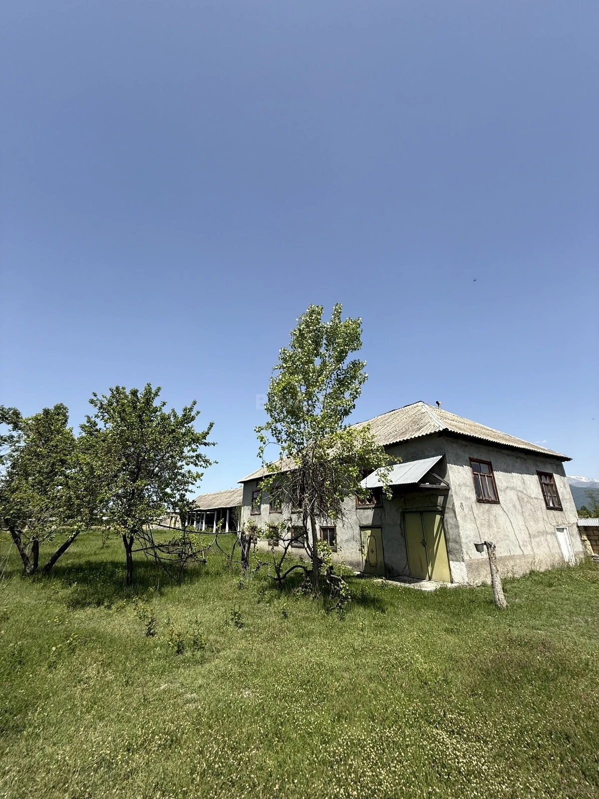 Satılır 4 otaqlı həyət evi 150 m²