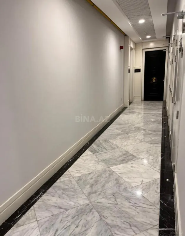 Satılır 4 otaqlı mənzil 137 m²