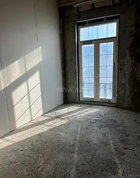 Satılır 4 otaqlı mənzil 137 m²