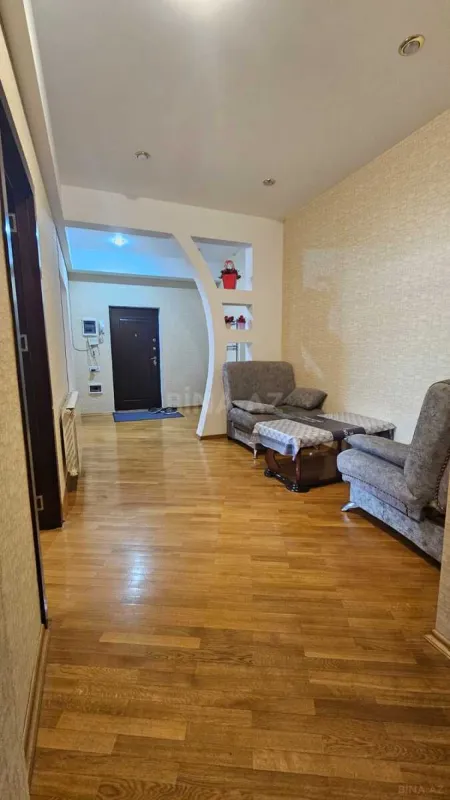 Kirayə verilir 2 otaqlı mənzil 90 m²