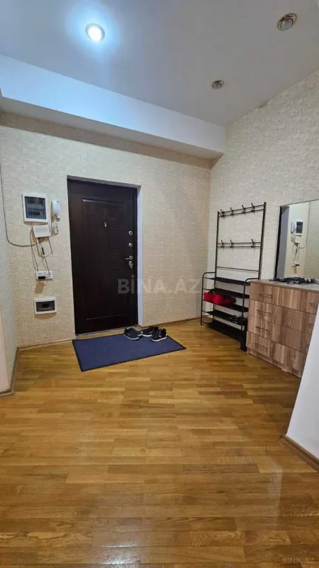 Kirayə verilir 2 otaqlı mənzil 90 m²