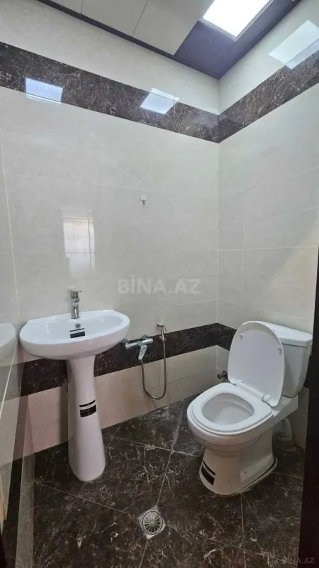 Kirayə verilir 2 otaqlı mənzil 90 m²