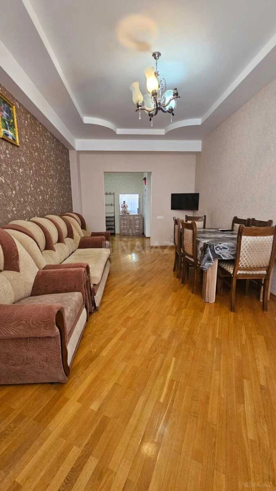 Kirayə verilir 2 otaqlı mənzil 90 m²