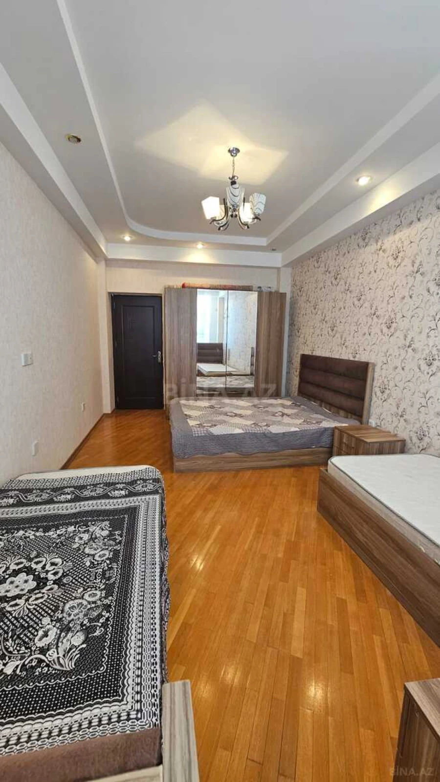 Kirayə verilir 2 otaqlı mənzil 90 m²