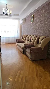 Kirayə verilir 2 otaqlı mənzil 90 m²