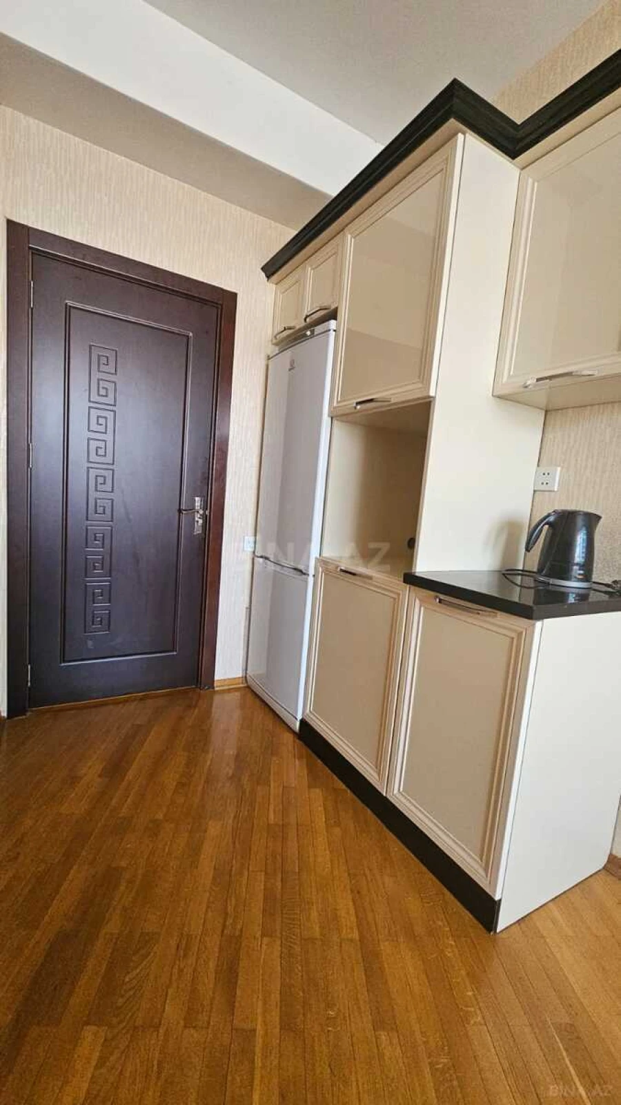 Kirayə verilir 2 otaqlı mənzil 90 m²