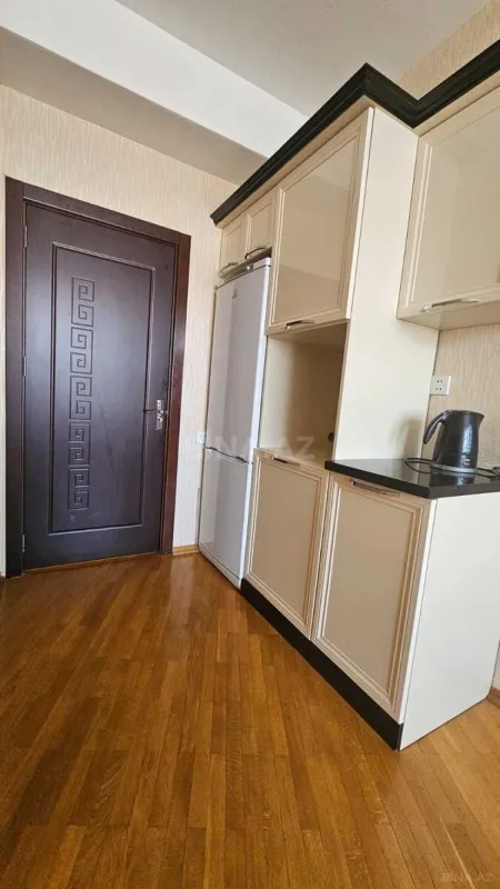 Kirayə verilir 2 otaqlı mənzil 90 m²
