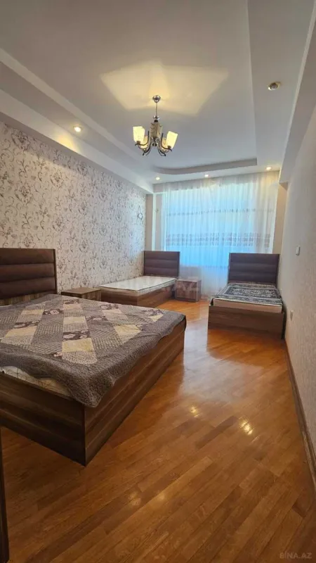 Kirayə verilir 2 otaqlı mənzil 90 m²
