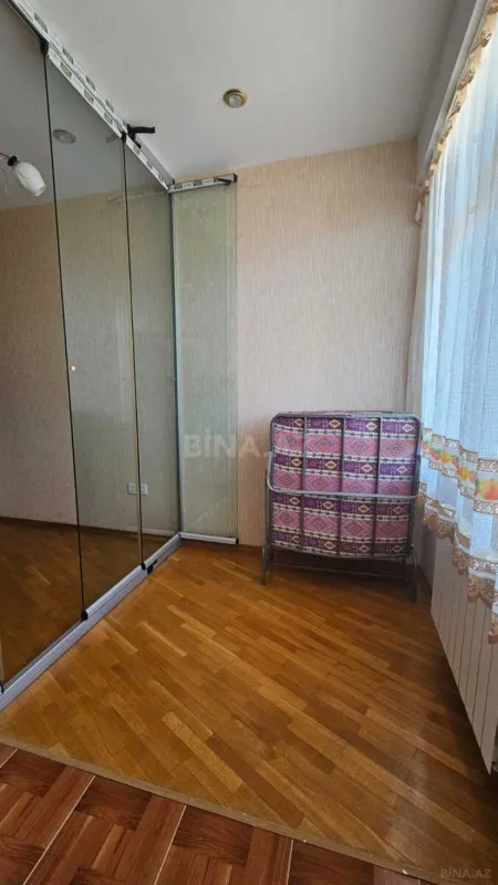 Kirayə verilir 2 otaqlı mənzil 90 m²