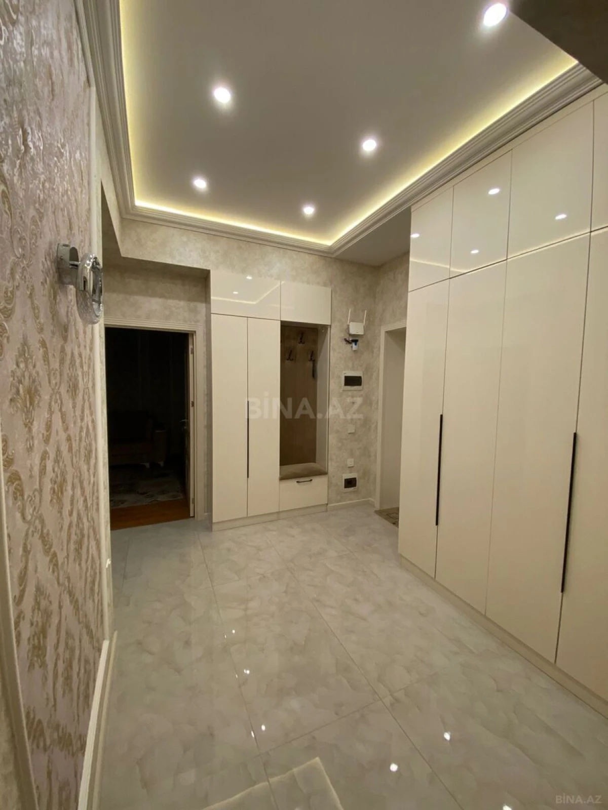Kirayə verilir 3 otaqlı mənzil 100 m²