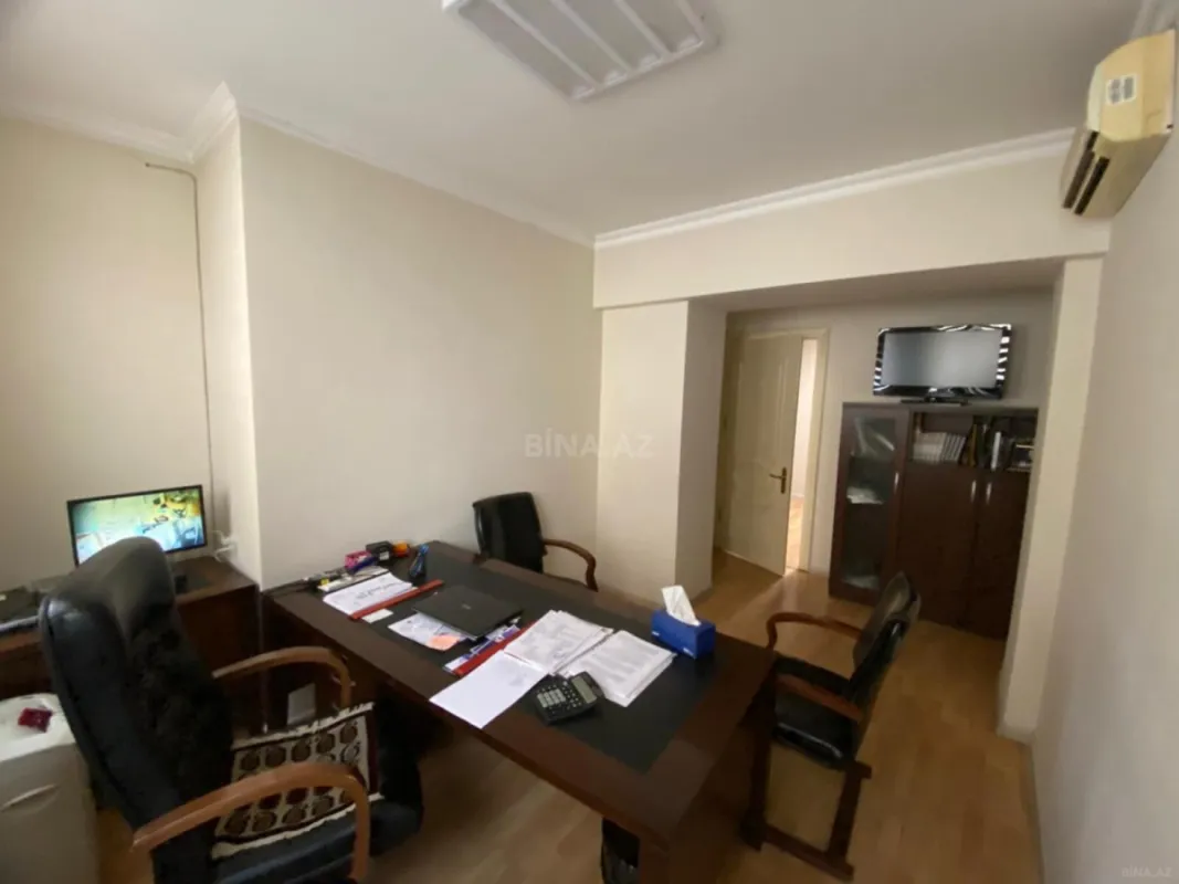 Satılır 3 otaqlı ofis 88 m²