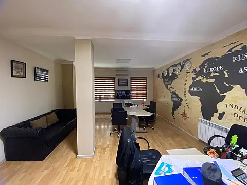 Satılır 3 otaqlı ofis 88 m²