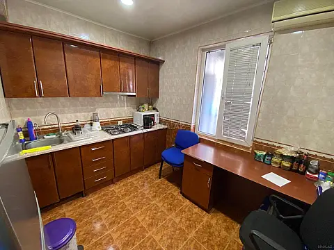 Satılır 3 otaqlı ofis 88 m²