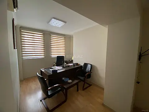 Satılır 3 otaqlı ofis 88 m²