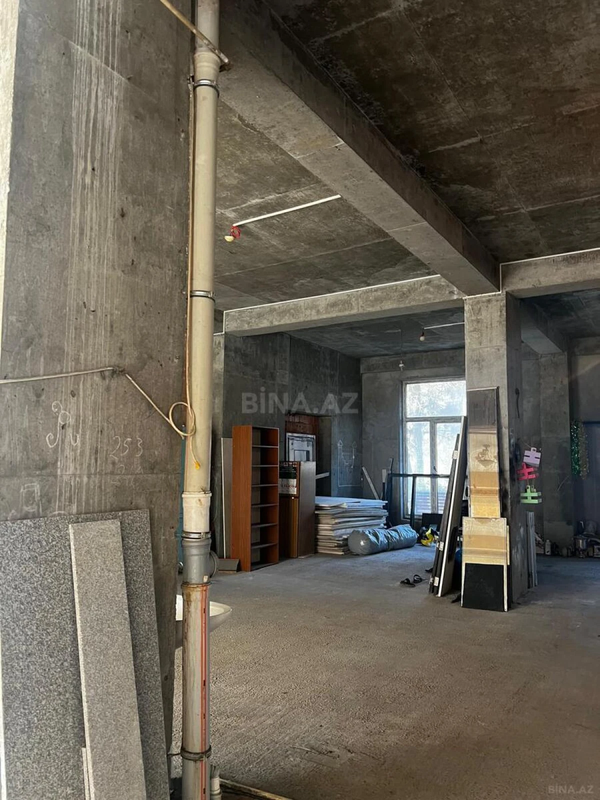 Satılır obyekt 600 m²