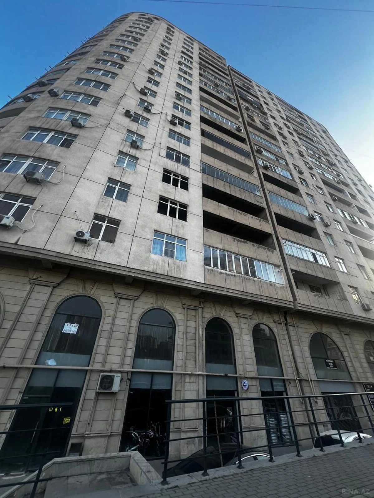 Satılır obyekt 600 m²