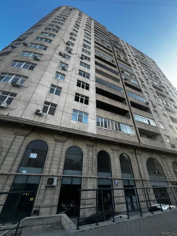 Satılır obyekt 600 m²